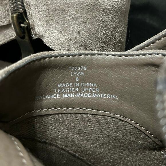 Franco Fortini Lyza brown suede stacked heel booties, Size 8 - Picture 12 of 14